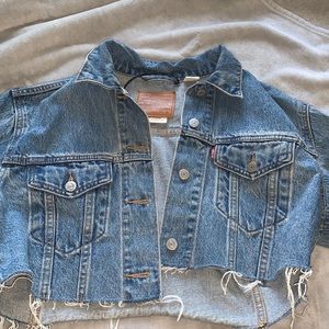 Levi’s Jean Jacket Cropped